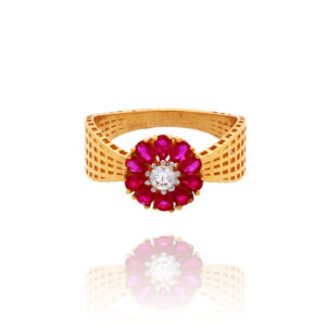 Blossom Glow Ring - Timeless Beauty in Gold