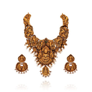 Divine Radiance Gold Necklace Set