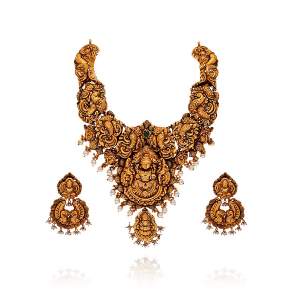 Divine Radiance Gold Necklace Set
