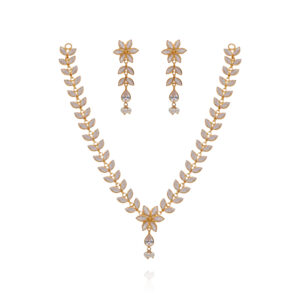 Glimmer of Gold Necklace Set
