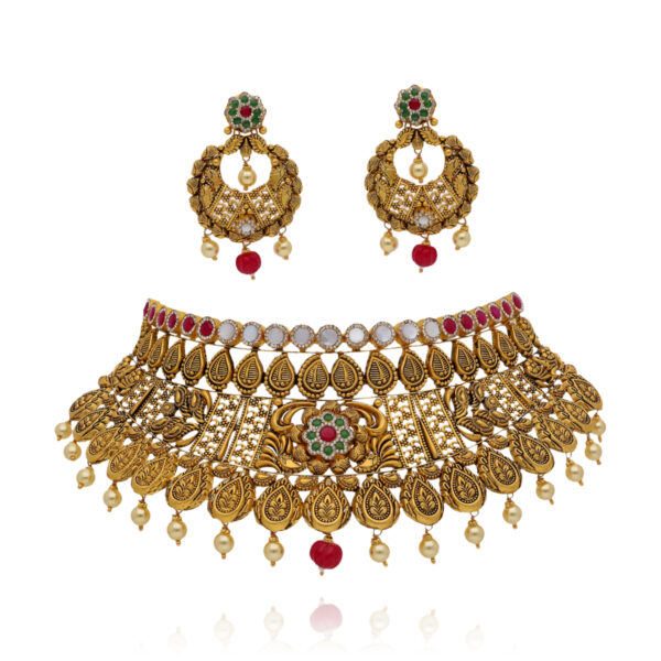Golden Grandeur Antique Choker for Unforgettable Occasions