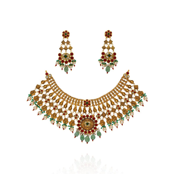 Luxe Essence Gold Necklace Set