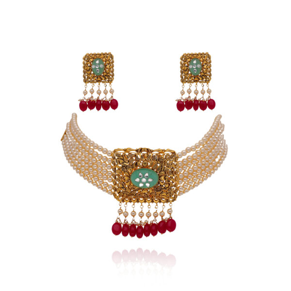 Luxe Golden Allure Choker Set