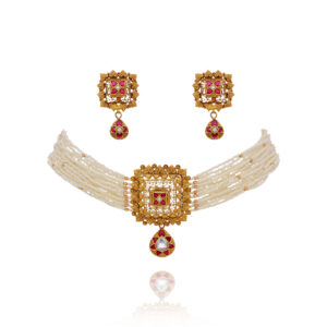 The Royal Gleam Gold Choker Set