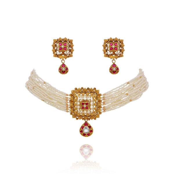 The Royal Gleam Gold Choker Set