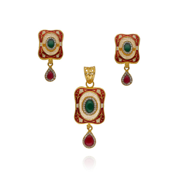Threaded Elegance Gold Pendant Set for Women