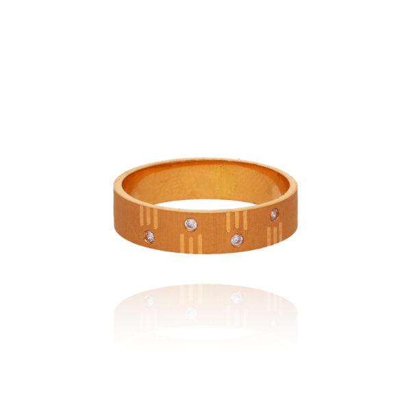 Regal Round Gold Ring for Men